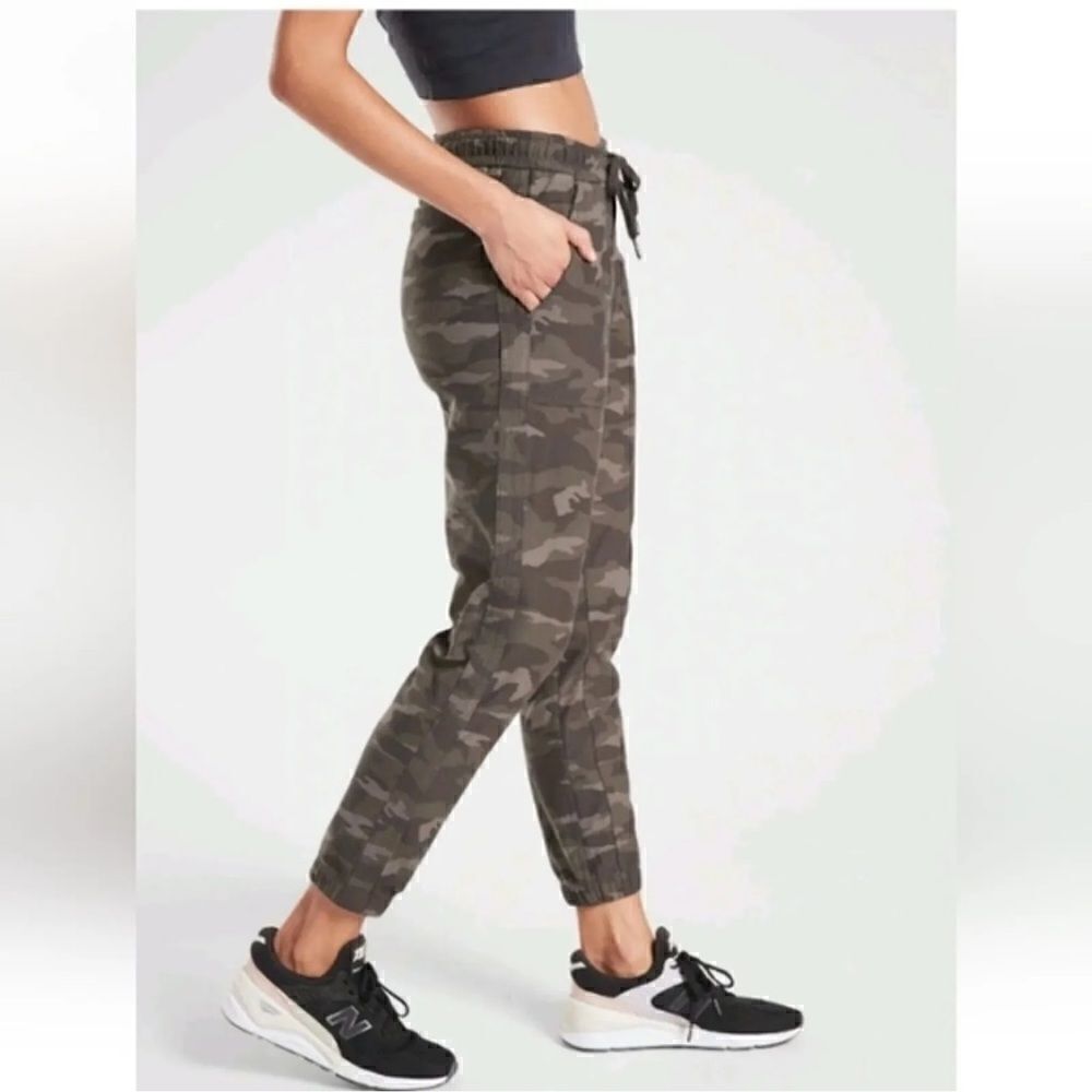 Athleta Camo Farallon Jogger Women’s 0